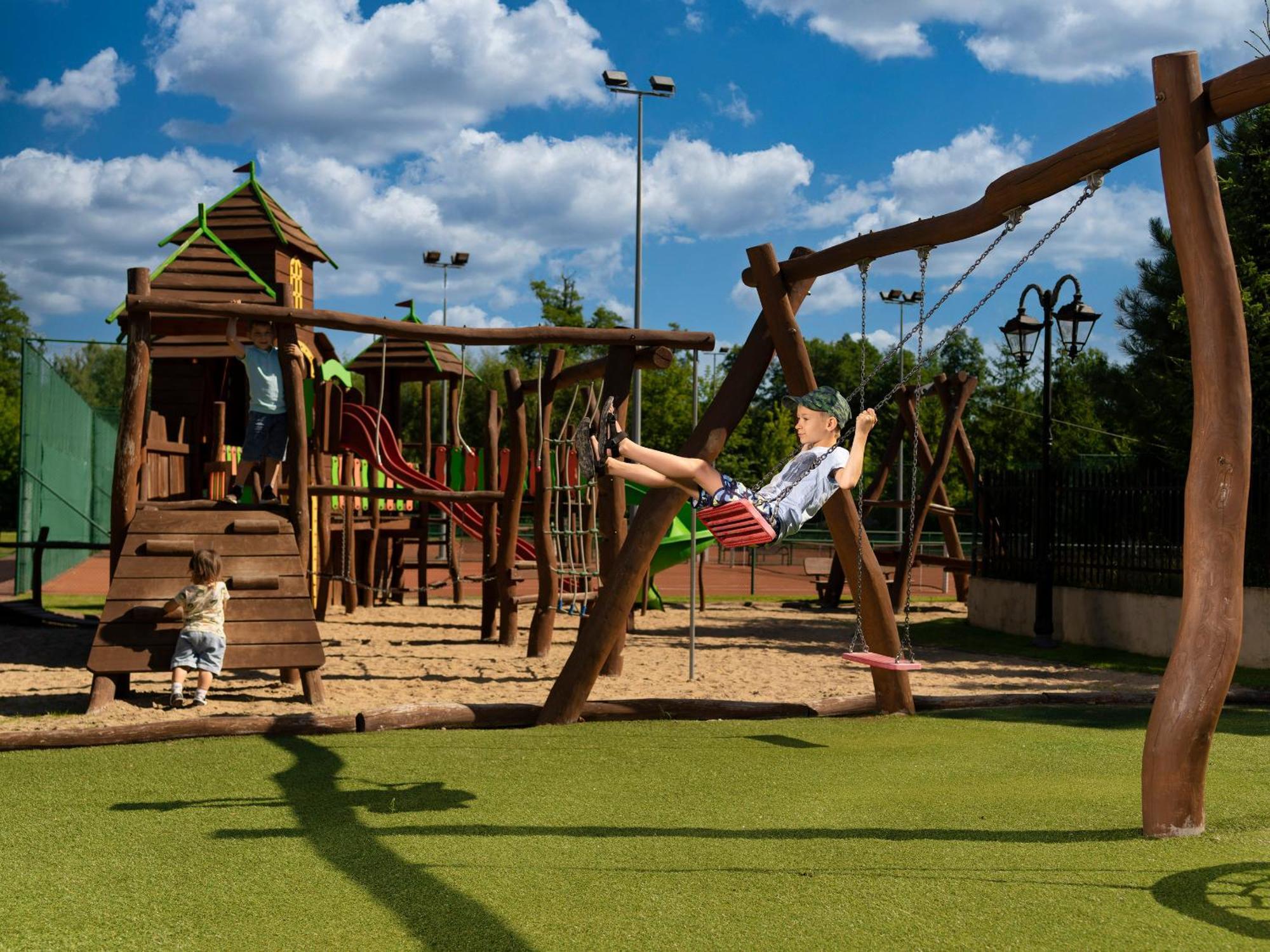 Białowieża Hotel Zubrowka Spa & Wellness מראה חיצוני תמונה
