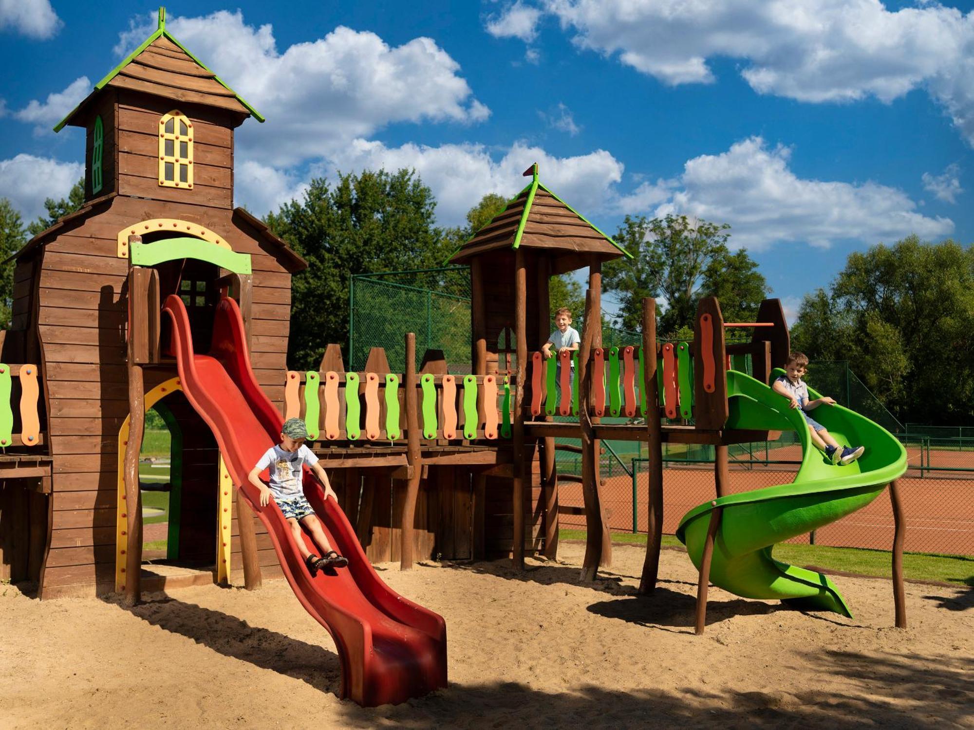 Białowieża Hotel Zubrowka Spa & Wellness מראה חיצוני תמונה